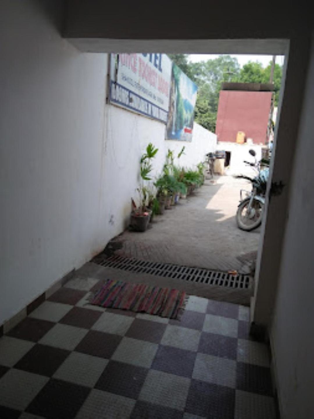 Prince Tourist Lodge,Fatehpur Sikri Exterior photo